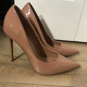 nude pumps! fit like 9s!!